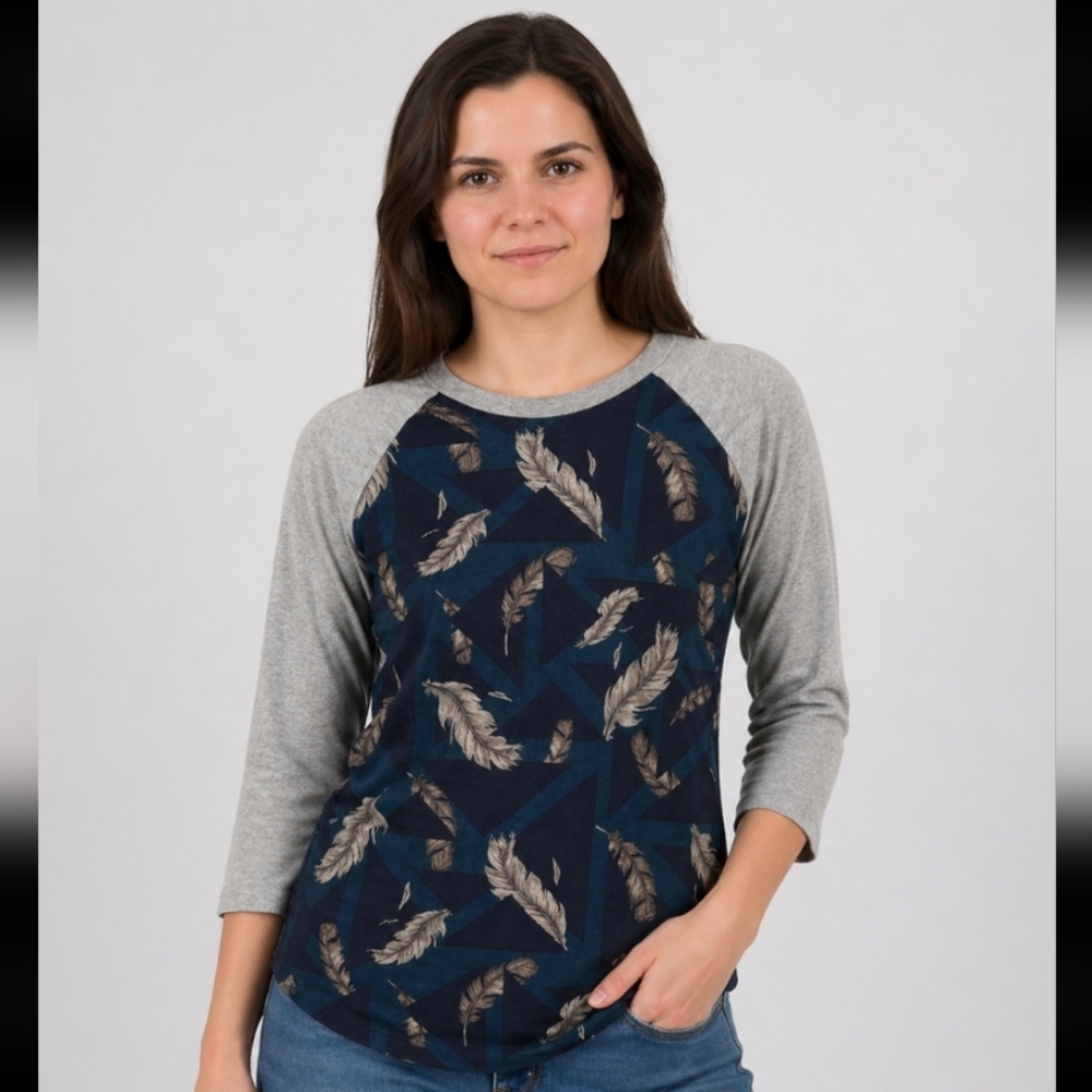 Lularoe Randy baseball style shirt Feathers XS